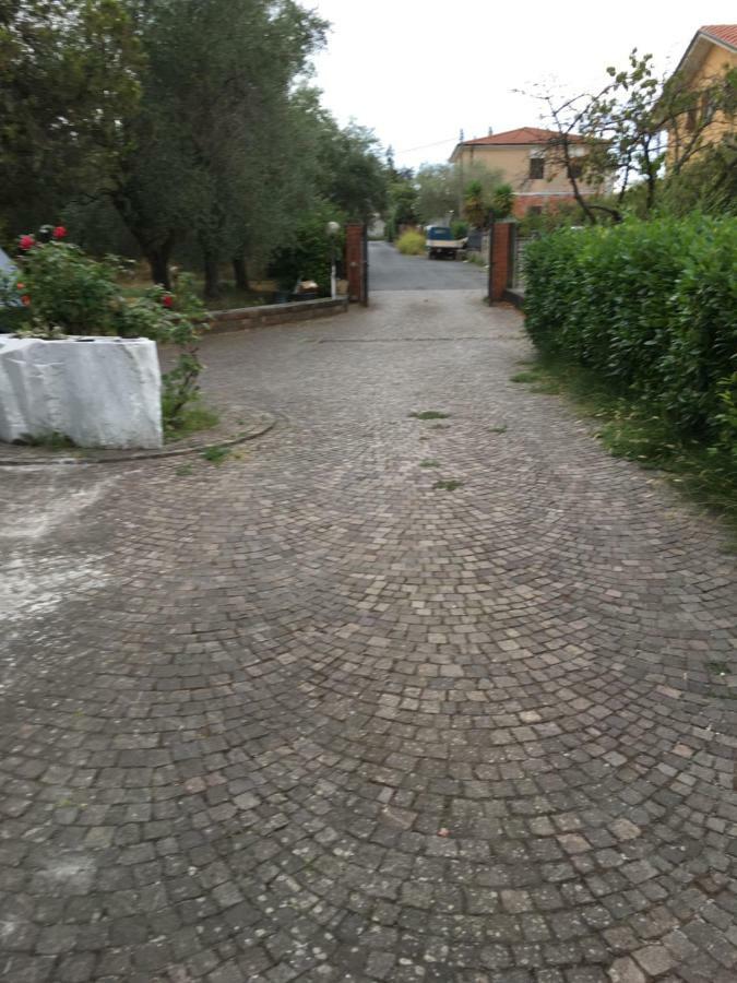 Casa Degli Zii Appartamento Letizia Luni Exteriör bild
