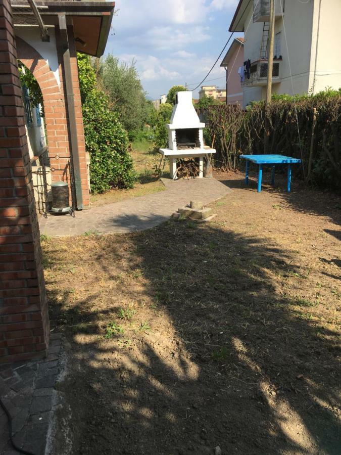 Casa Degli Zii Appartamento Letizia Luni Exteriör bild