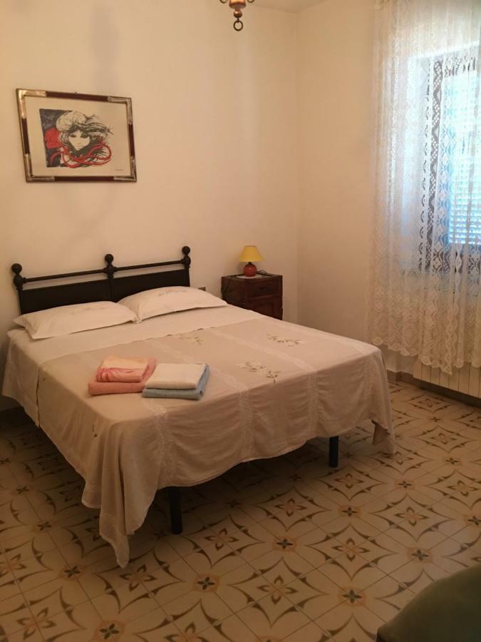 Casa Degli Zii Appartamento Letizia Luni Exteriör bild