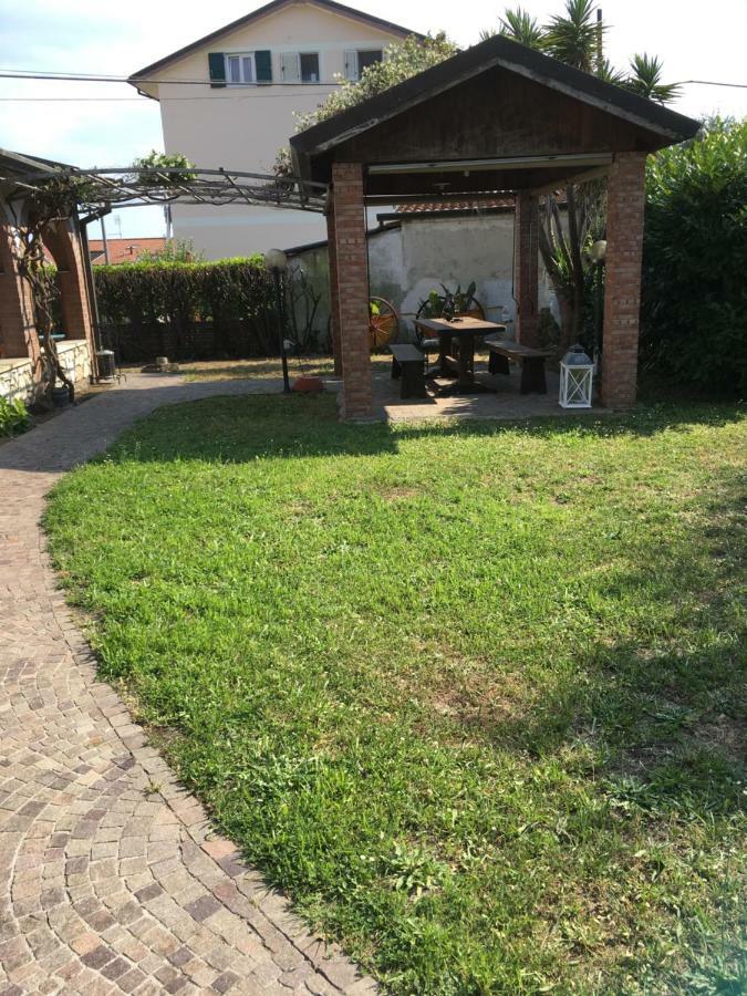 Casa Degli Zii Appartamento Letizia Luni Exteriör bild